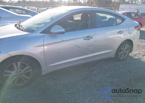 2018 Hyundai Elantra Value Edition z USA, uszkodzony, nr VIN 5NPD84LF1JH222312